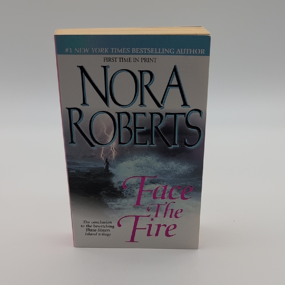 💵2/$10Bundle and Save💵Face the Fire by Nora Roberts Paperback